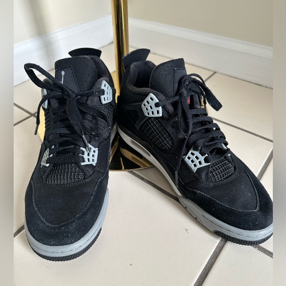 Jordan Other - Men’s Jordan 4 Retro SE- Size 9